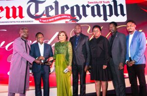 R-L: Ayodele Aminu, MD/Editor-in-Chief, New Telegraph Newspaper; Jude Monye, Executive Director, Heritage Bank Plc; Titilola Docemo, Regional Head, Lagos Island 2A; Olugbenga Awe, Divisional Head, Agric Finance & Export;  Ozena Utulu, Ag. Group Head, Corporate Communications, Adelana Ogunjirin, Head, Agric Finance, Agribusiness, Natural Resources & Project Dev.; Blaise Udunze, Team Lead, Media and External Relations at the New Telegraph Awards, where Heritage Bank won the Banker of the Year (SMEs & Agric) of the year 2021, weekend in Lagos.